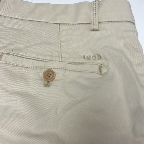 Mens Izod Khaki Shorts 9.5” inseam - Picture 3 of 4